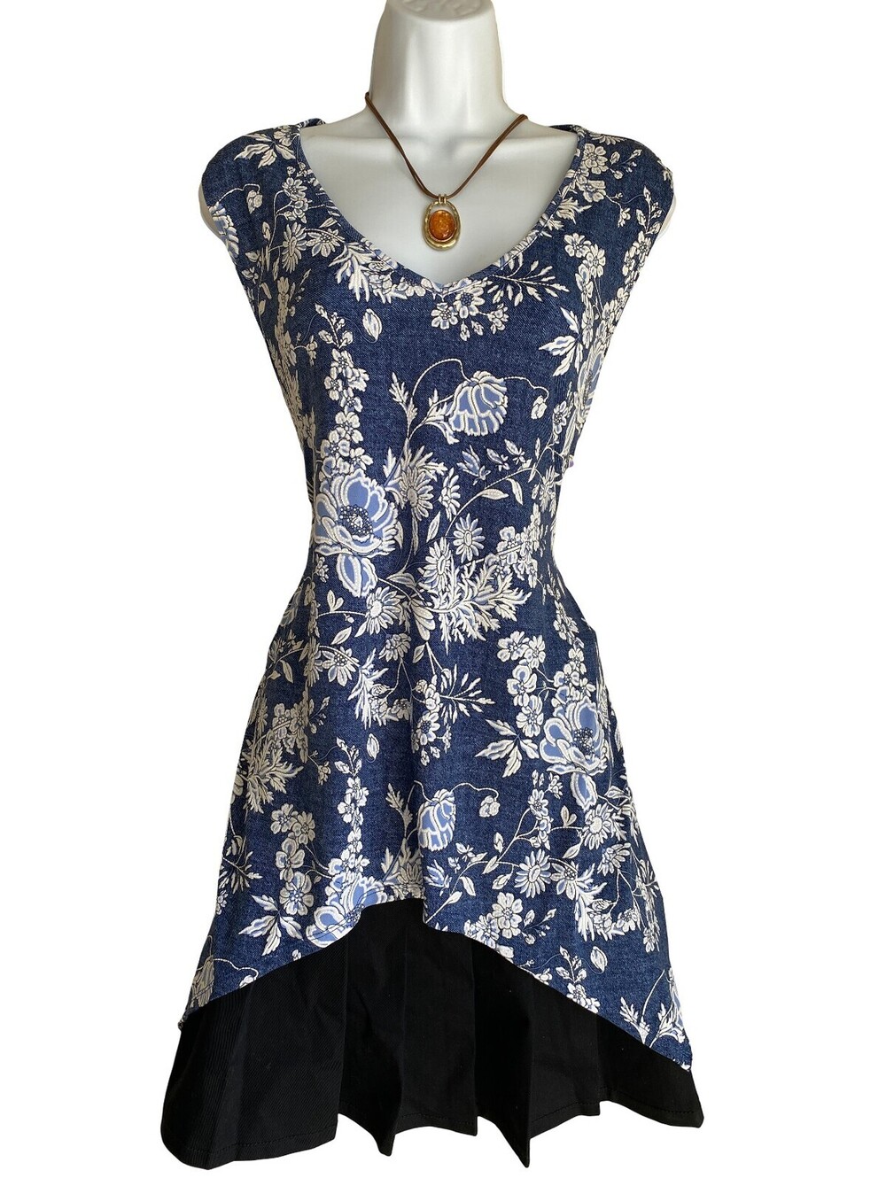 SJS Women XL Blue Floral Tunic Blouse Dark Boho Cottagecore Whimsigoth Fall Top